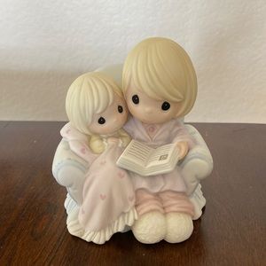 Precious Moments “Mom, You’re Never Too Close For Comfort” figurine